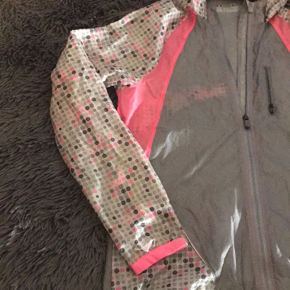 UNDER ARMOUR Light Windbreaker - Picture 4 of 6